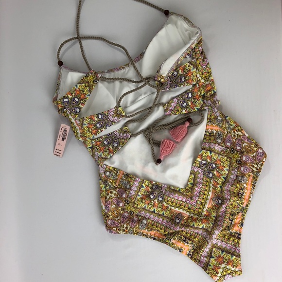 New Victoria’s Secret one-piece Swimsuit - Picture 4 of 7